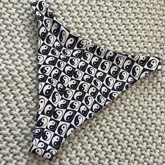 Skatie X Salty Blonde• ‘Kelly’ Bikini Bottom in BARBADOS Ying Yang - Picture 5 of 11